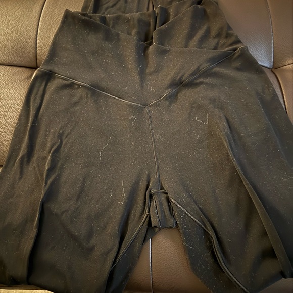 OFFLINE Real Me High Waisted Crossover Legging (True Black) - Picture 2 of 3